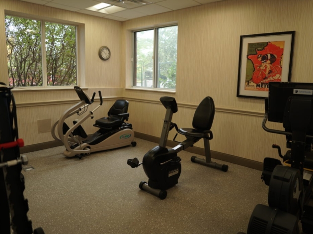 Delmanor Elgin Mills Fitness Room Richmond Hill