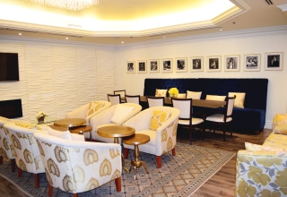Hazelton Place Retirement Residence Annex Bar Toronto