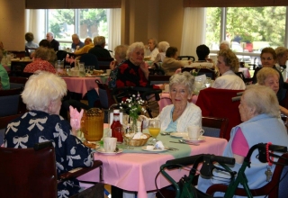 Shepherd Terrace Retirement dining room dinner