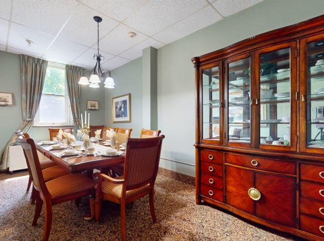 Grand Wood Park family dining