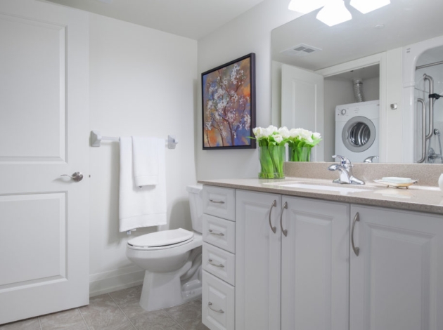 Delmanor Northtown Retirement Home Bathroom