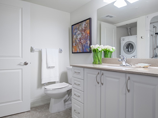 Delmanor Retirement Home Prince Edward Washroom Etobicoke