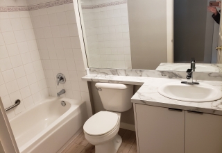 Sidney Manor Bathroom