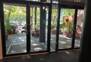Sidney Manor Entrance